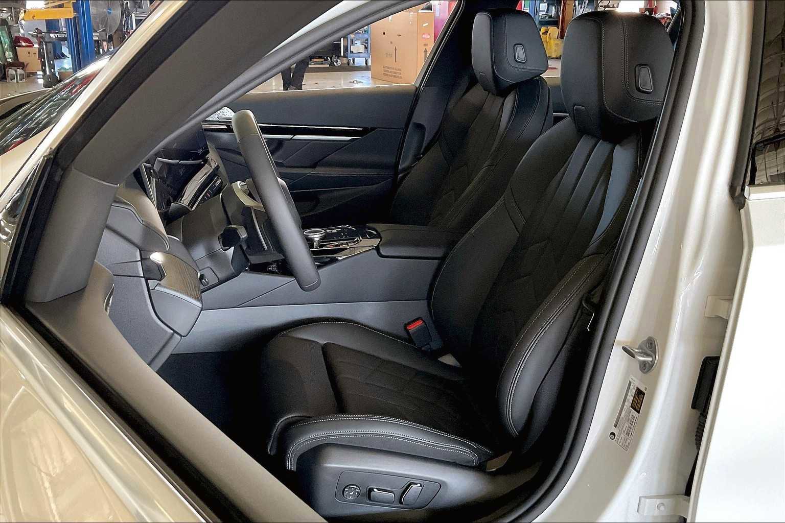 New 2025 BMW 530i 530i w/ Premium Package image 9