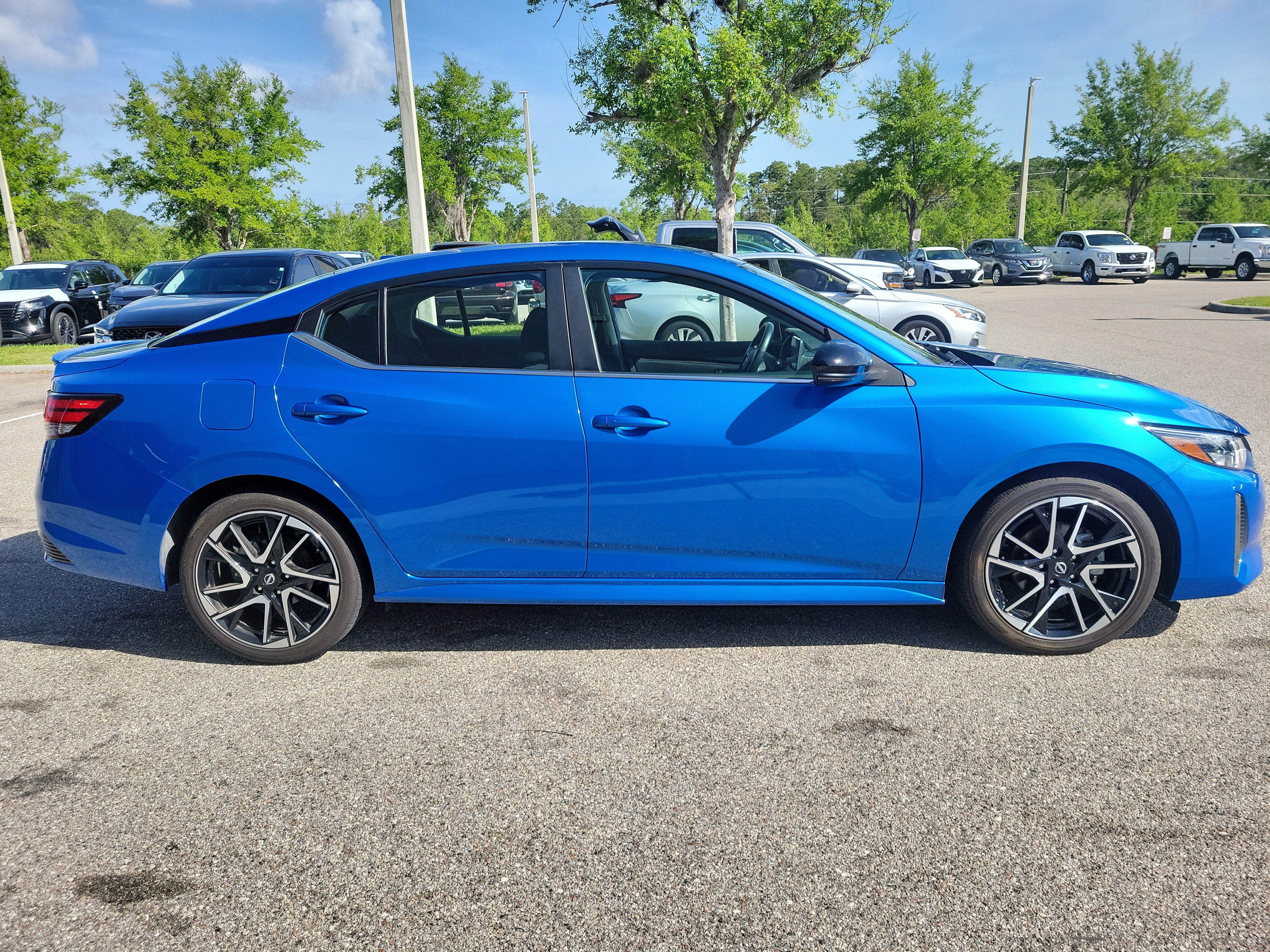 Certified 2024 Nissan Sentra SR FWD image 4