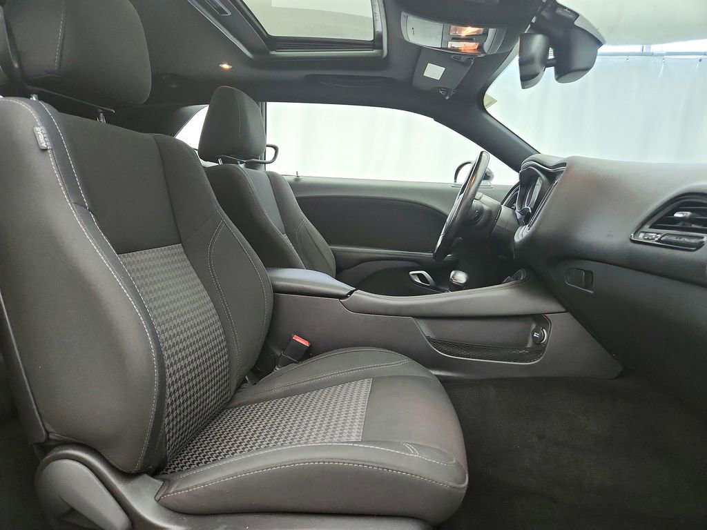Used 2016 Dodge Challenger R/T image 26