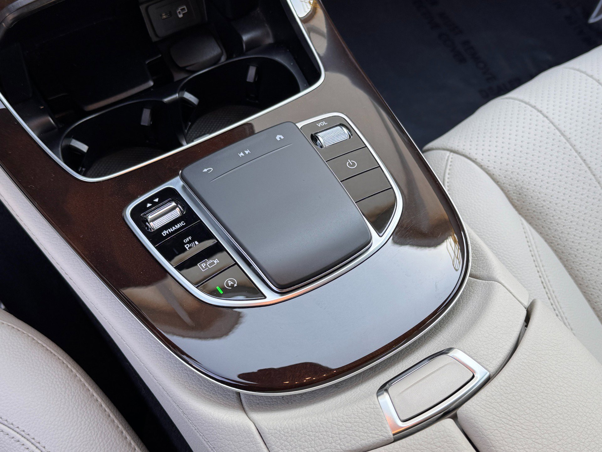 Used 2023 Mercedes-Benz E 350 4MATIC Sedan w/ Premium Package image 37