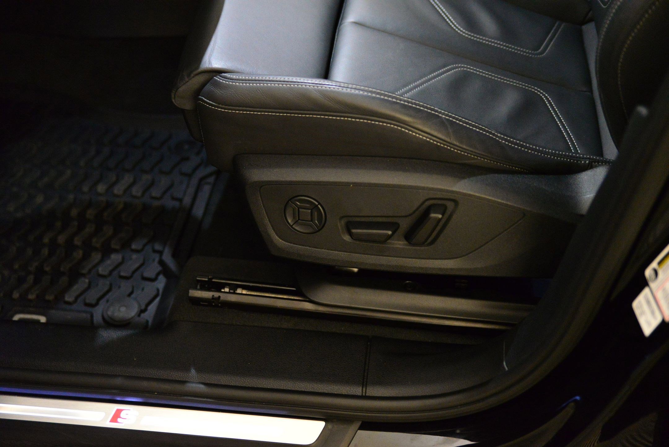 Certified 2025 Audi Q3 2.0T Premium w/ Convenience Package image 26