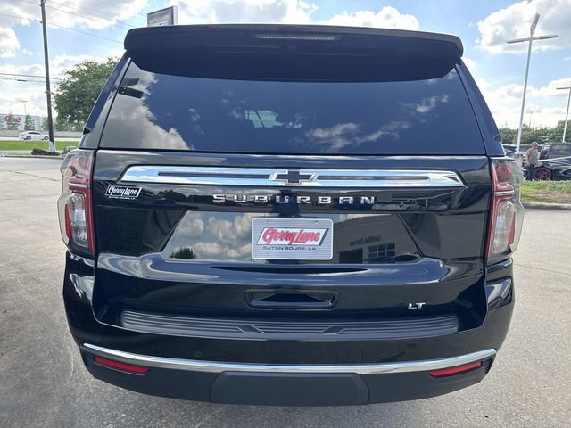 Used 2024 Chevrolet Suburban LT w/ Luxury Package RWD image 6