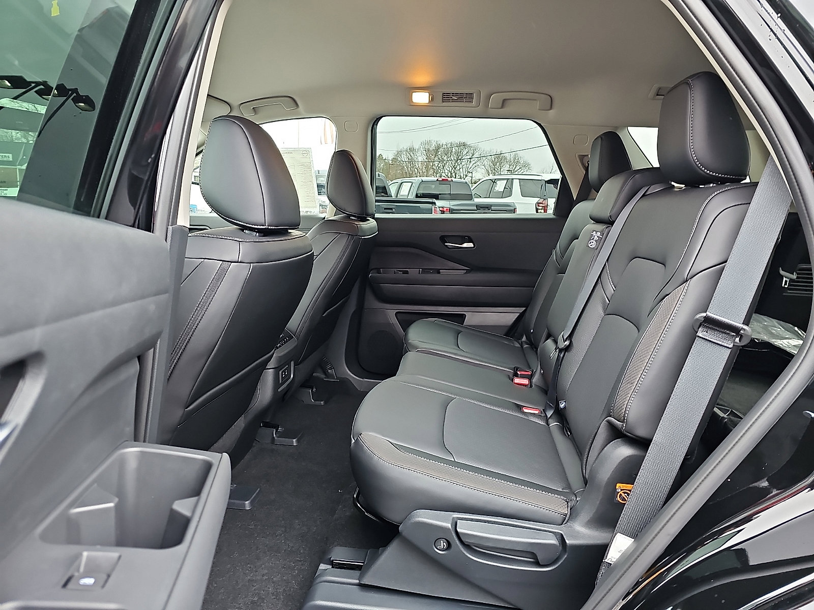 New 2026 Nissan Pathfinder SL image 6