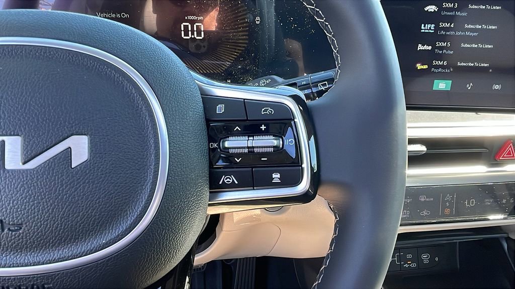 Used 2025 Kia Sorento EX w/ EX Panoramic Sunroof Package image 24