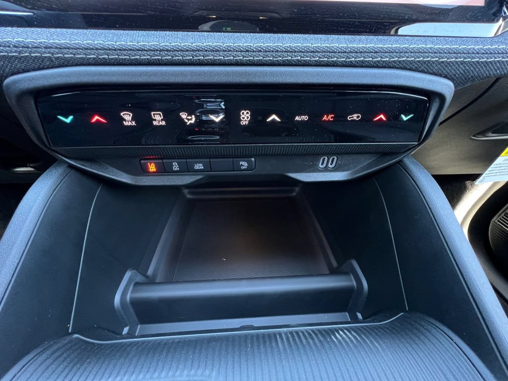 New 2026 Jeep Cherokee Laredo AWD/4WD image 4