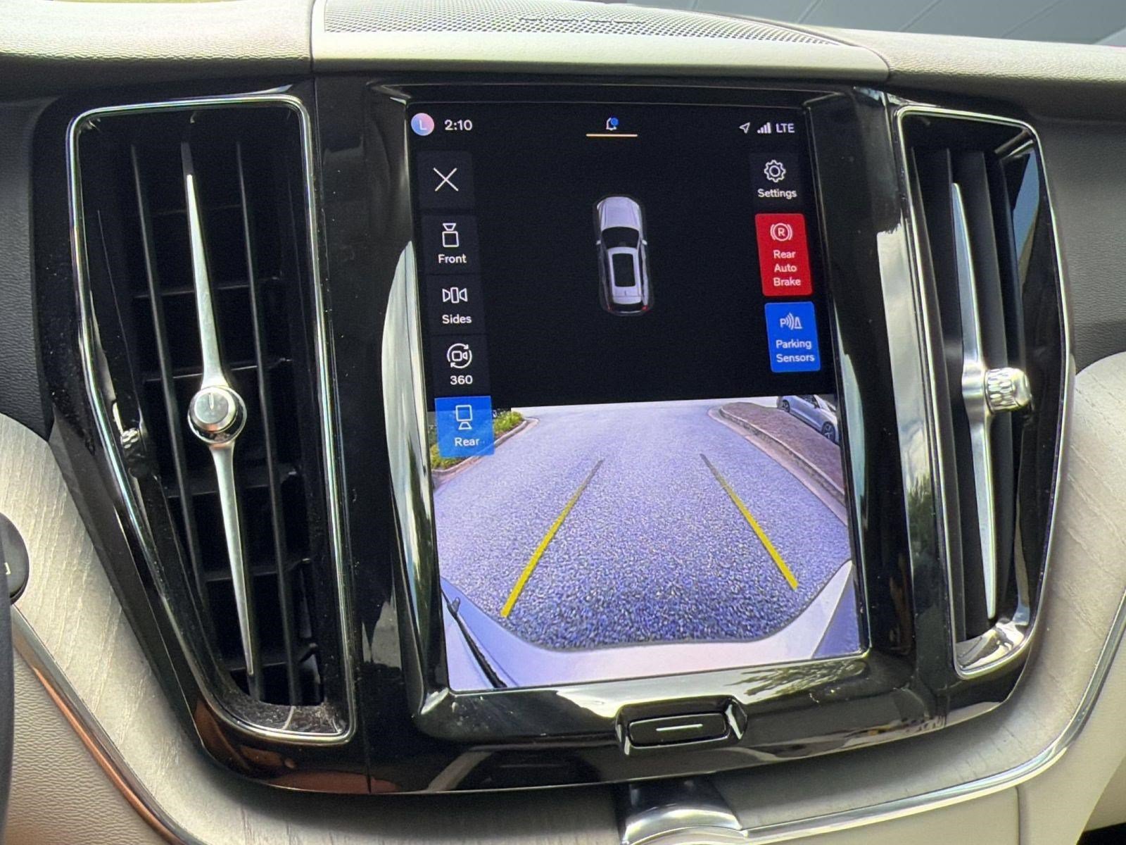 Certified 2023 Volvo XC60 B5 Plus w/ Climate Package FWD image 18
