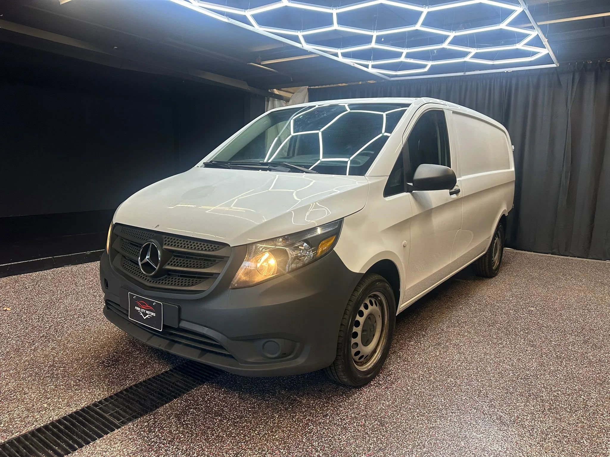 Used 2020 Mercedes-Benz Metris image 3
