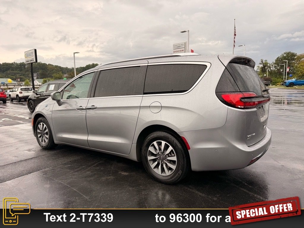 Used 2021 Chrysler Pacifica Touring-L image 7