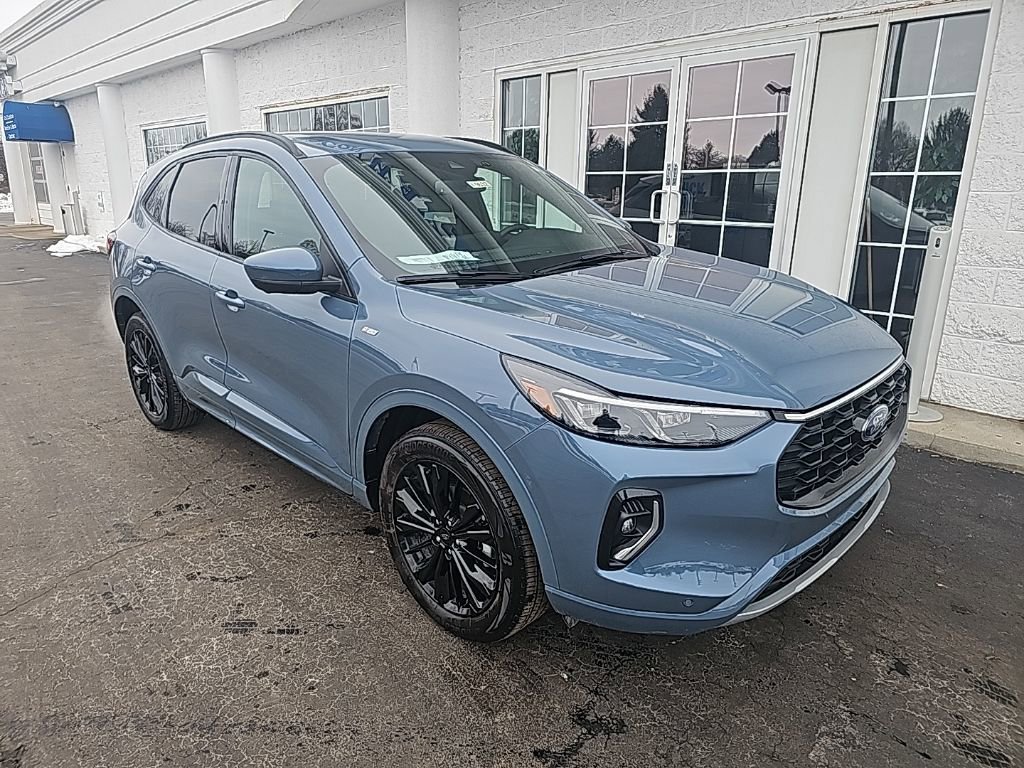 Used 2023 Ford Escape ST-Line Elite image 2