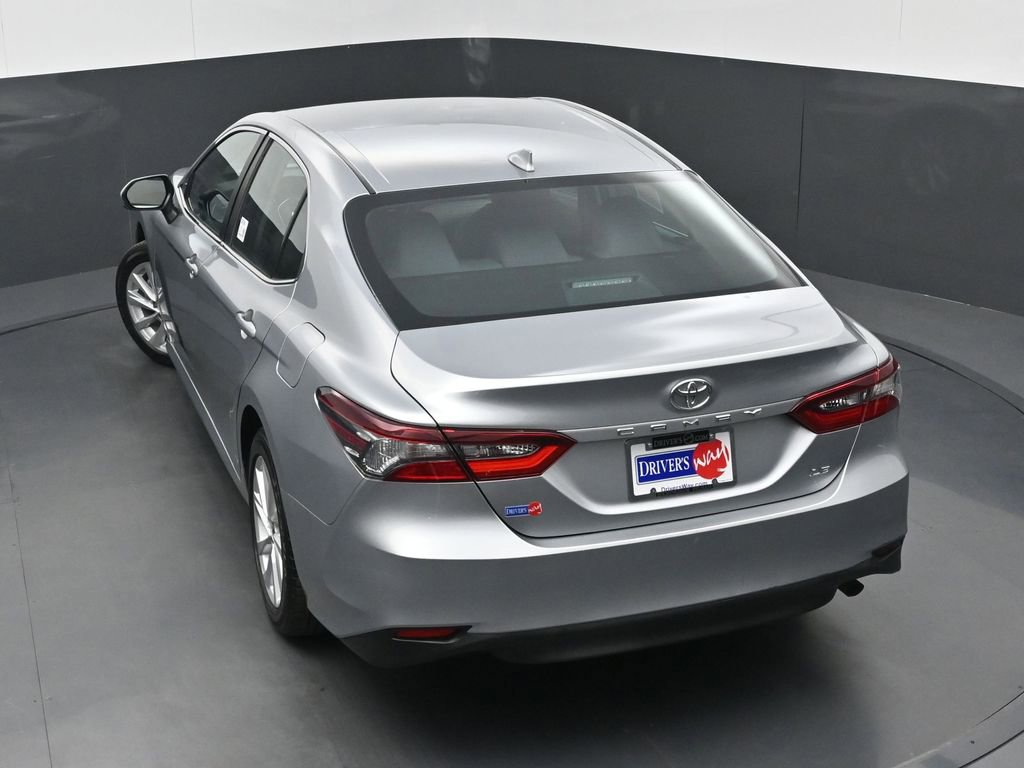 Used 2022 Toyota Camry LE FWD image 32