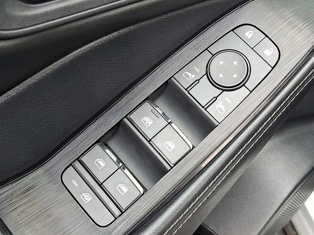 Used 2024 Nissan Rogue SV image 15