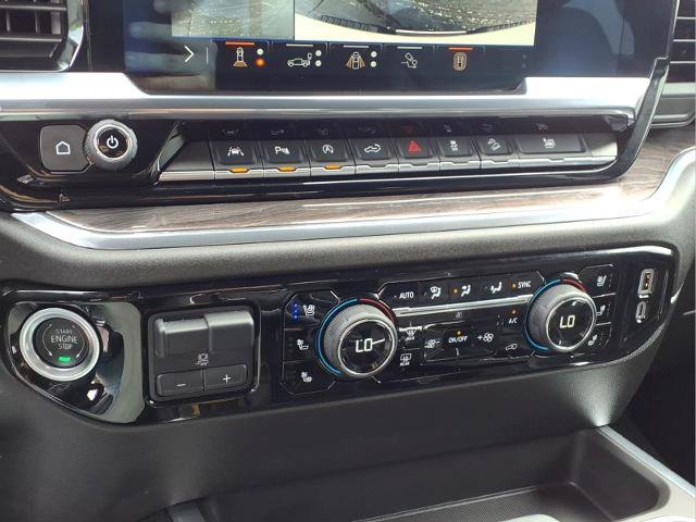 Used 2025 Chevrolet Silverado 1500 LTZ AWD/4WD image 14