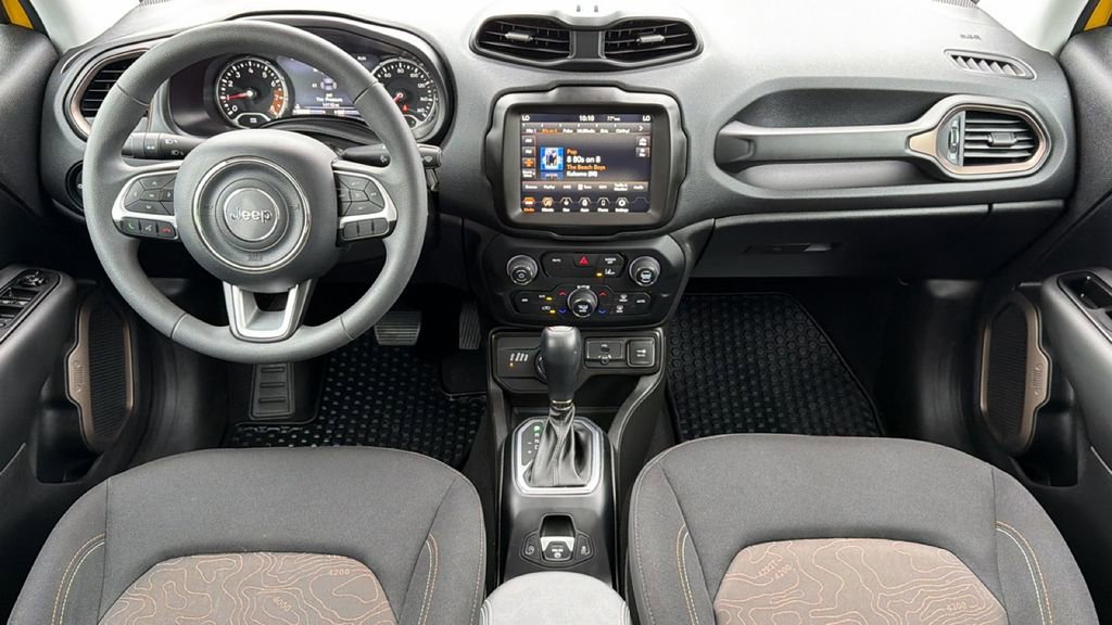 Used 2023 Jeep Renegade Latitude w/ Sun/Sound Group AWD/4WD image 27