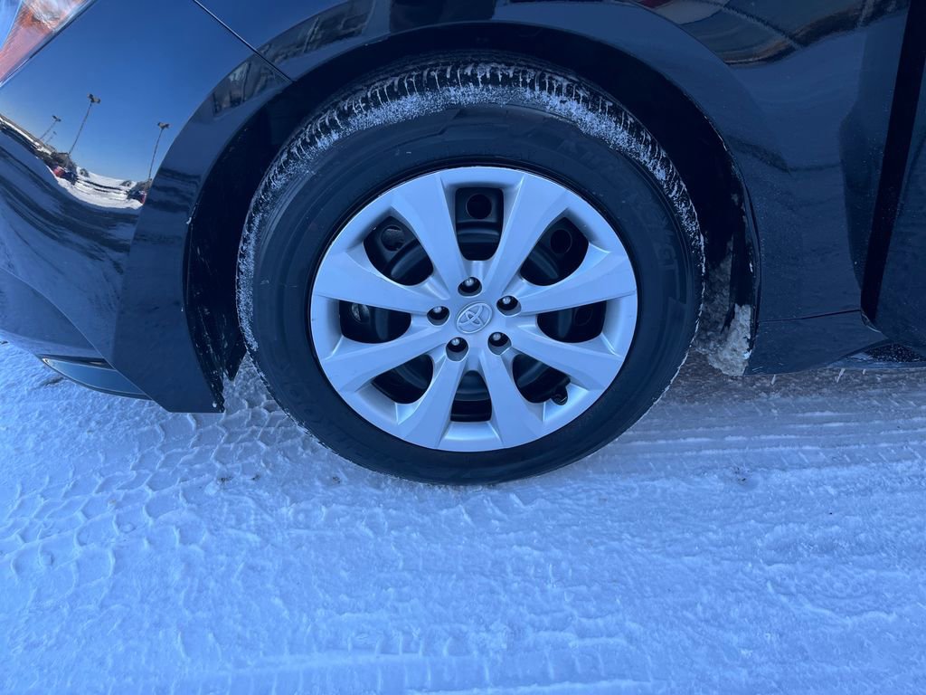 Certified 2025 Toyota Corolla LE image 29