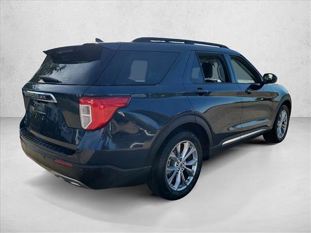 Used 2022 Ford Explorer XLT w/ Equipment Group 202A image 5