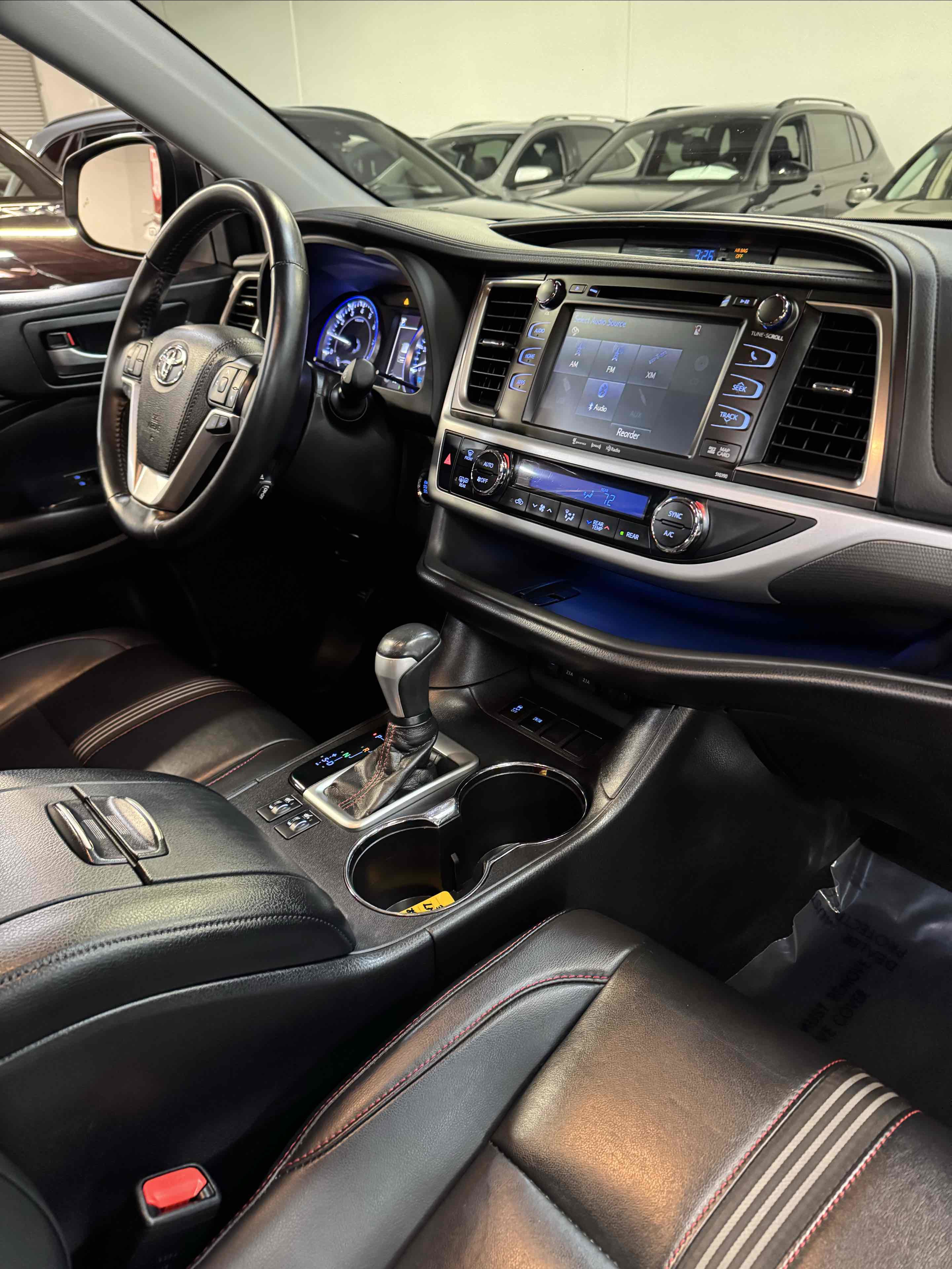 Used 2019 Toyota Highlander XLE image 40