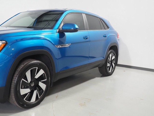 Used 2024 Volkswagen Atlas SE w/ Technology Package image 44