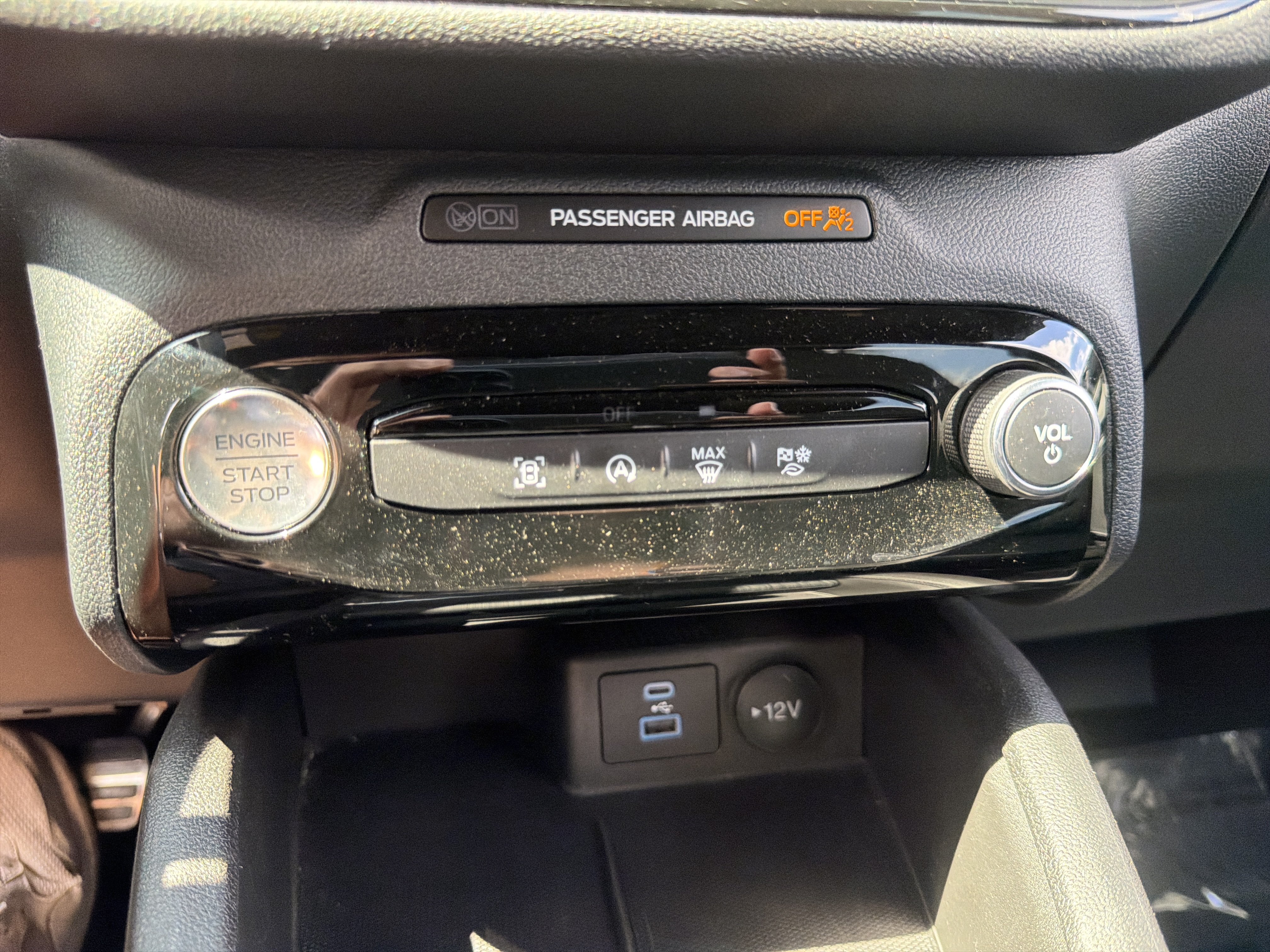 Used 2023 Ford Escape ST-Line w/ Tech Pack #1 AWD/4WD image 29