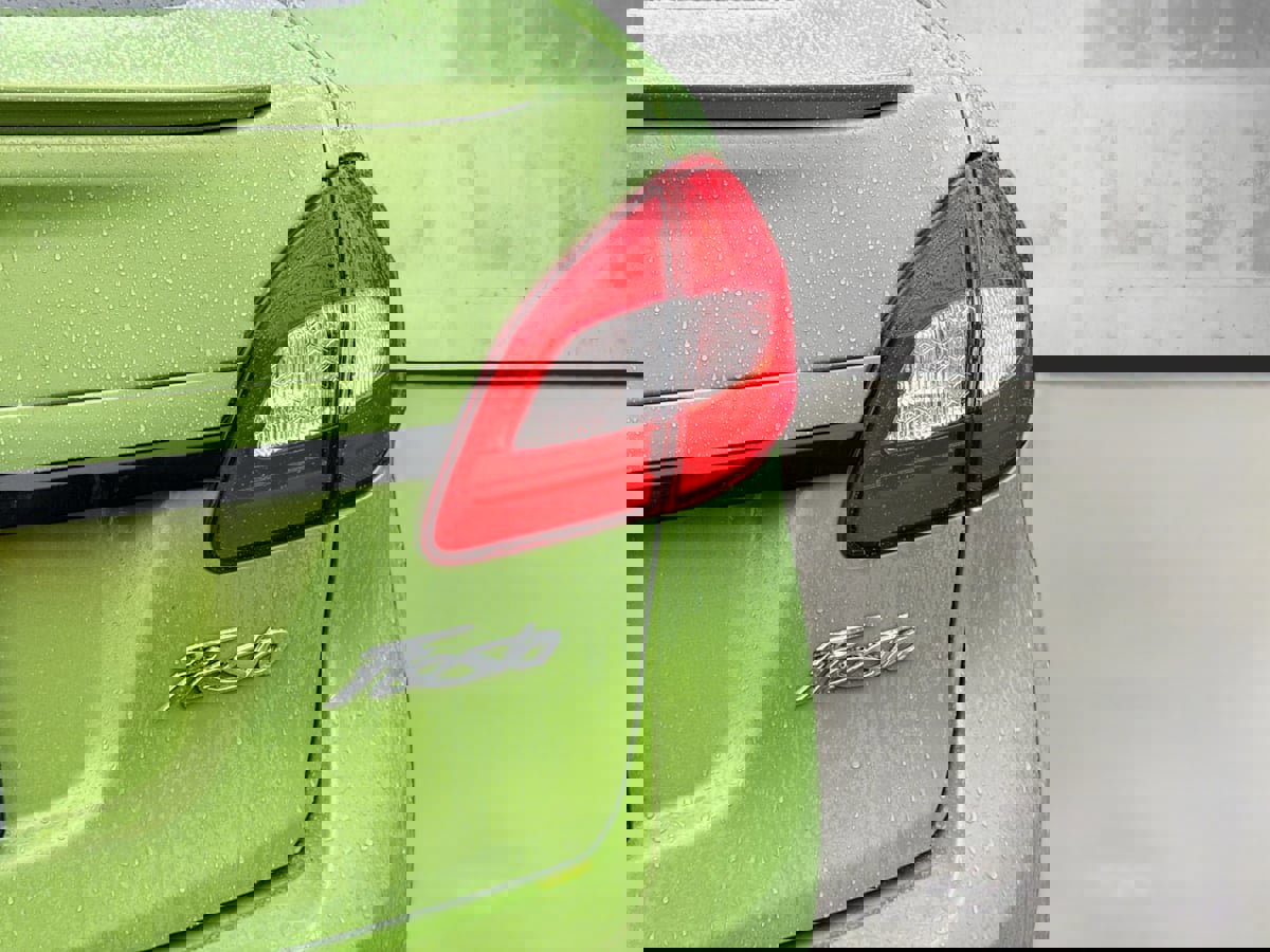 Used 2013 Ford Fiesta SE image 29