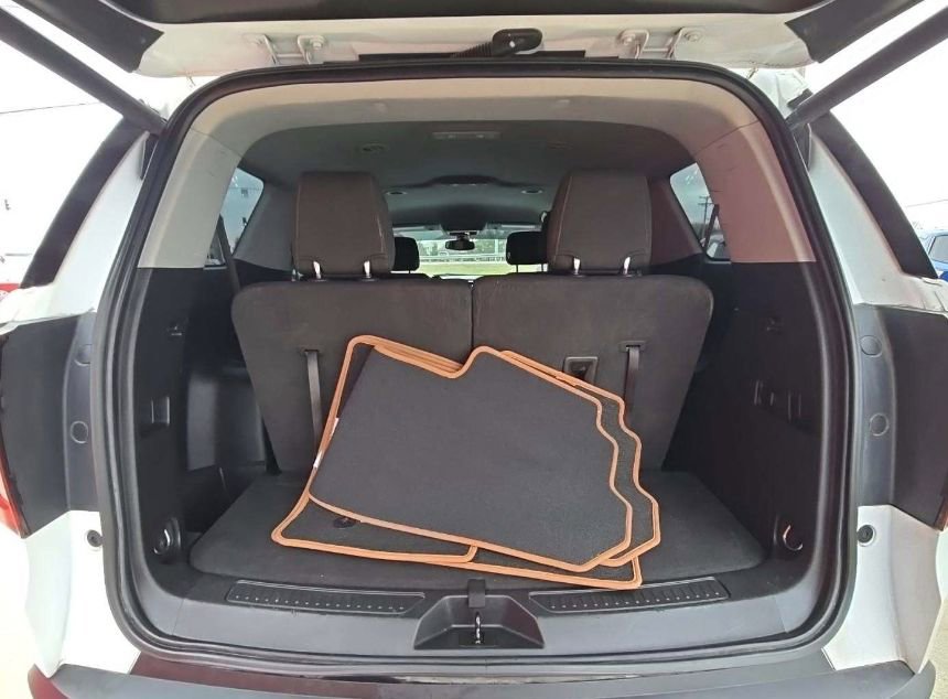 Used 2021 GMC Acadia AT4 w/ LPO, Floor Liner Package image 40