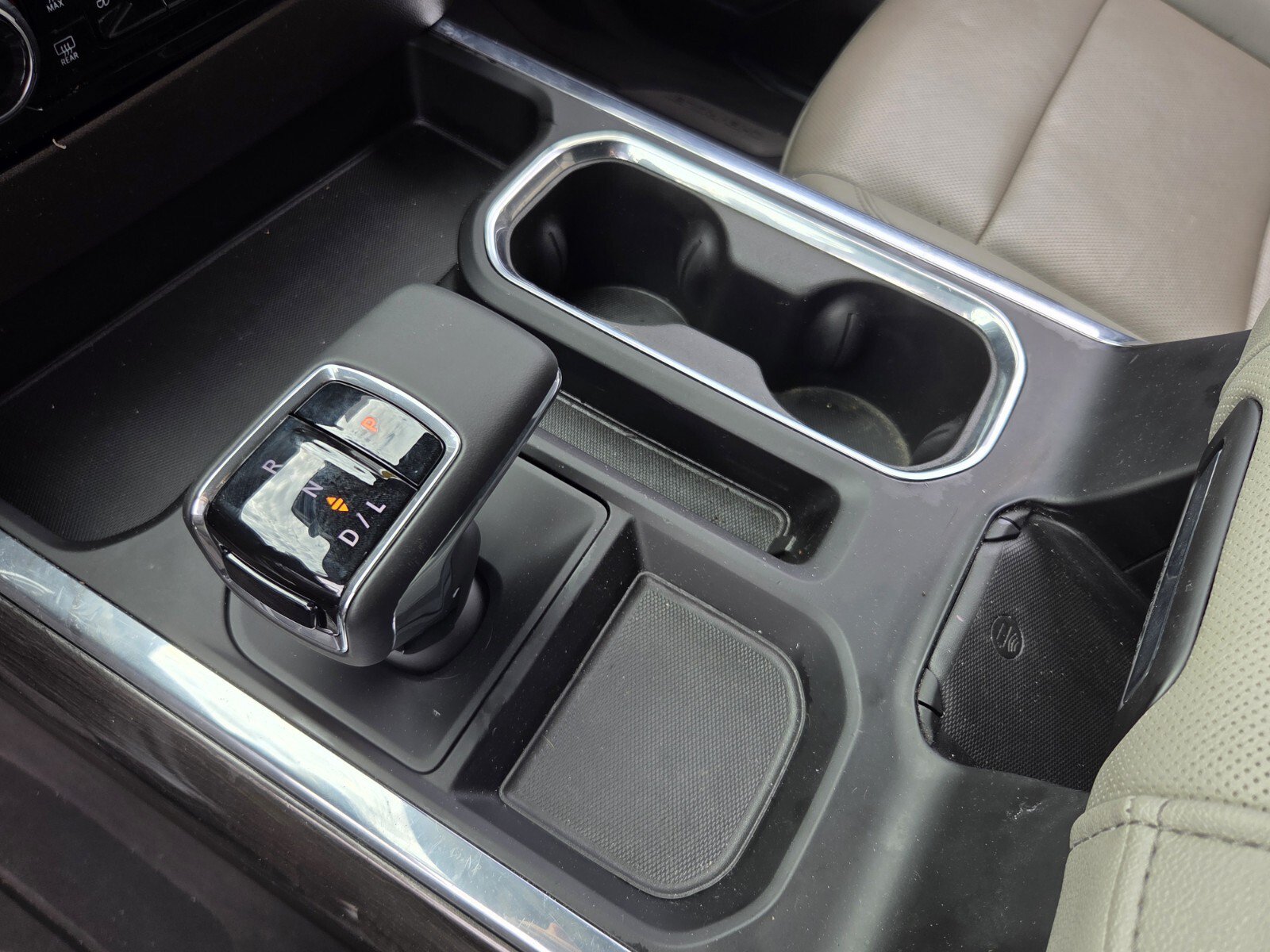 Used 2022 Chevrolet Silverado 1500 LTZ w/ LTZ Premium Package AWD/4WD image 29
