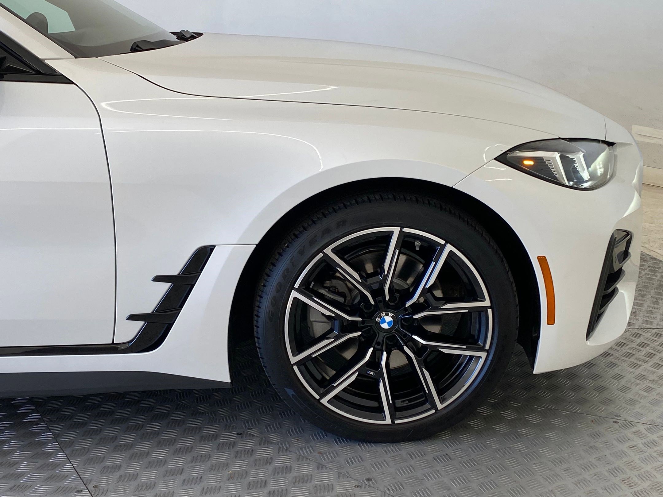 Certified 2025 BMW 430i xDrive w/ M Sport Package image 11