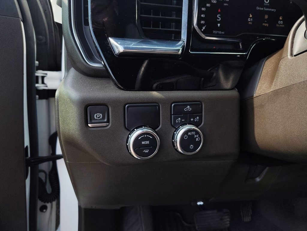 Used 2024 GMC Sierra 1500 SLE image 13