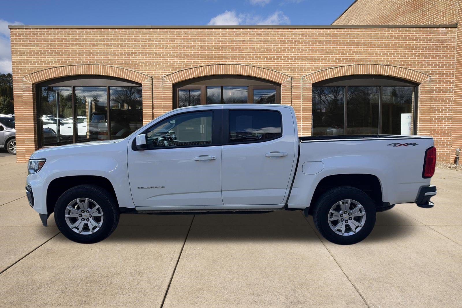 Used 2021 Chevrolet Colorado LT AWD/4WD image 7
