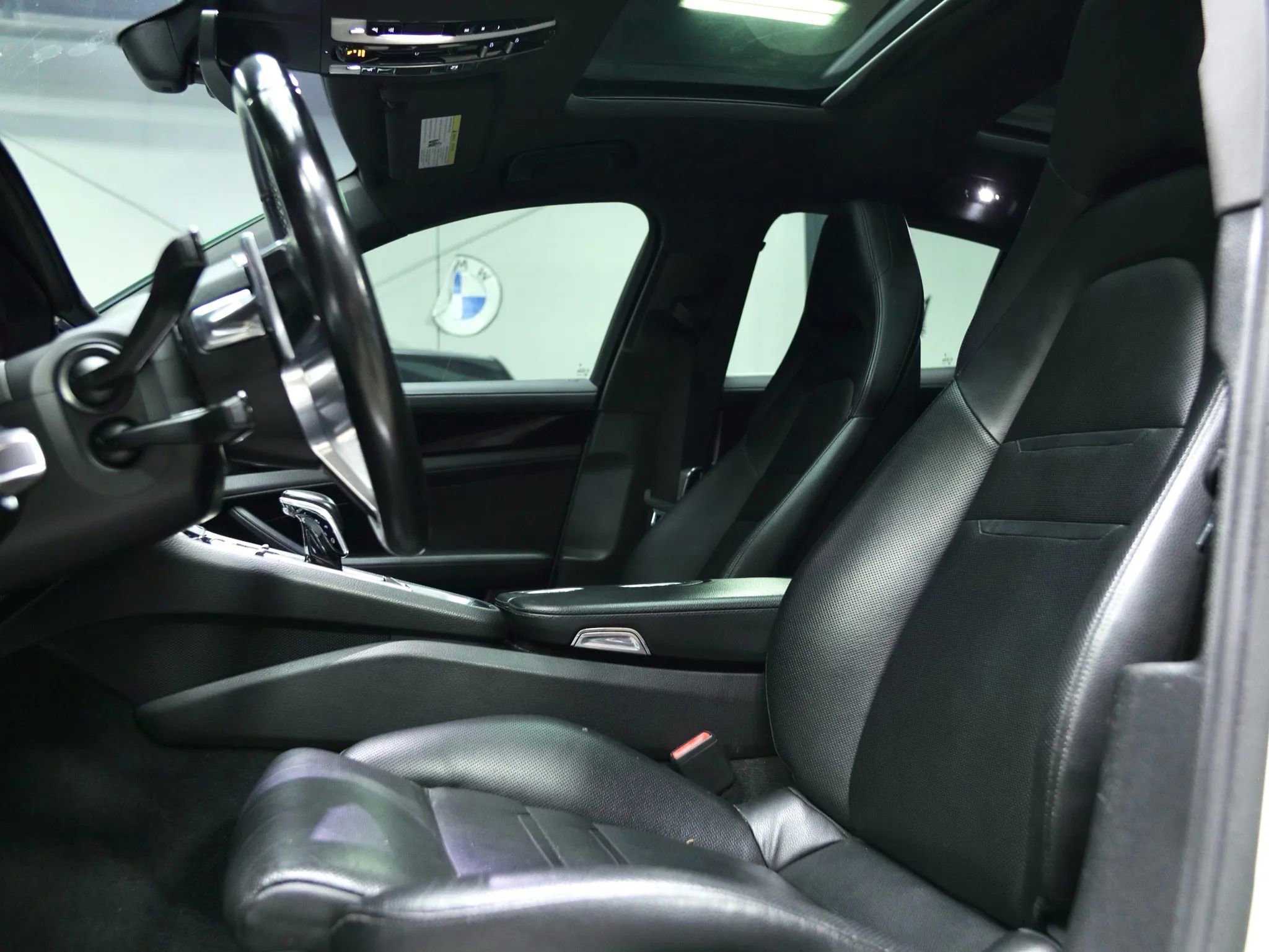 Used 2017 Porsche Panamera 4 image 25