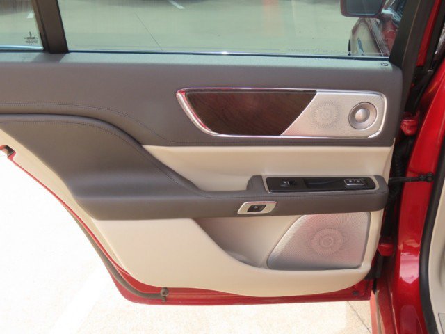 Used 2020 Lincoln Continental Reserve w/ Luxury Package image 14