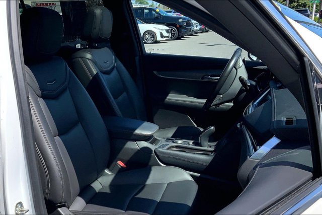 Used 2023 Cadillac XT6 Luxury AWD/4WD image 6