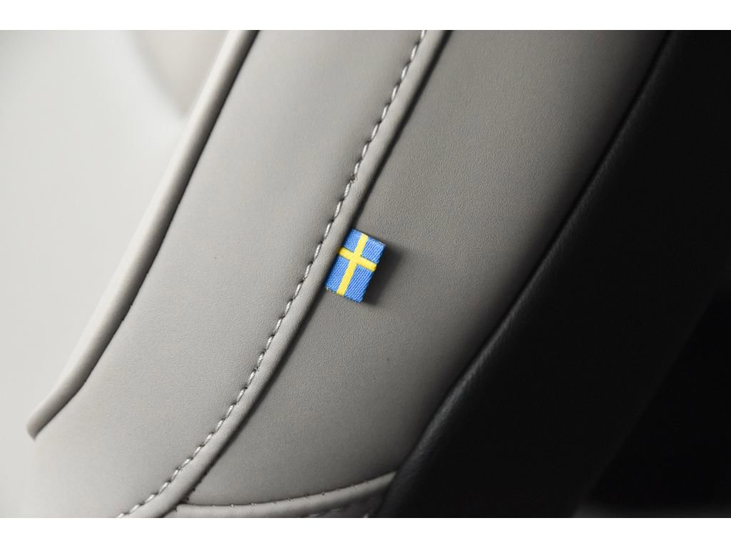 New 2026 Volvo XC90 B6 Plus w/ Protection Package Premier image 39