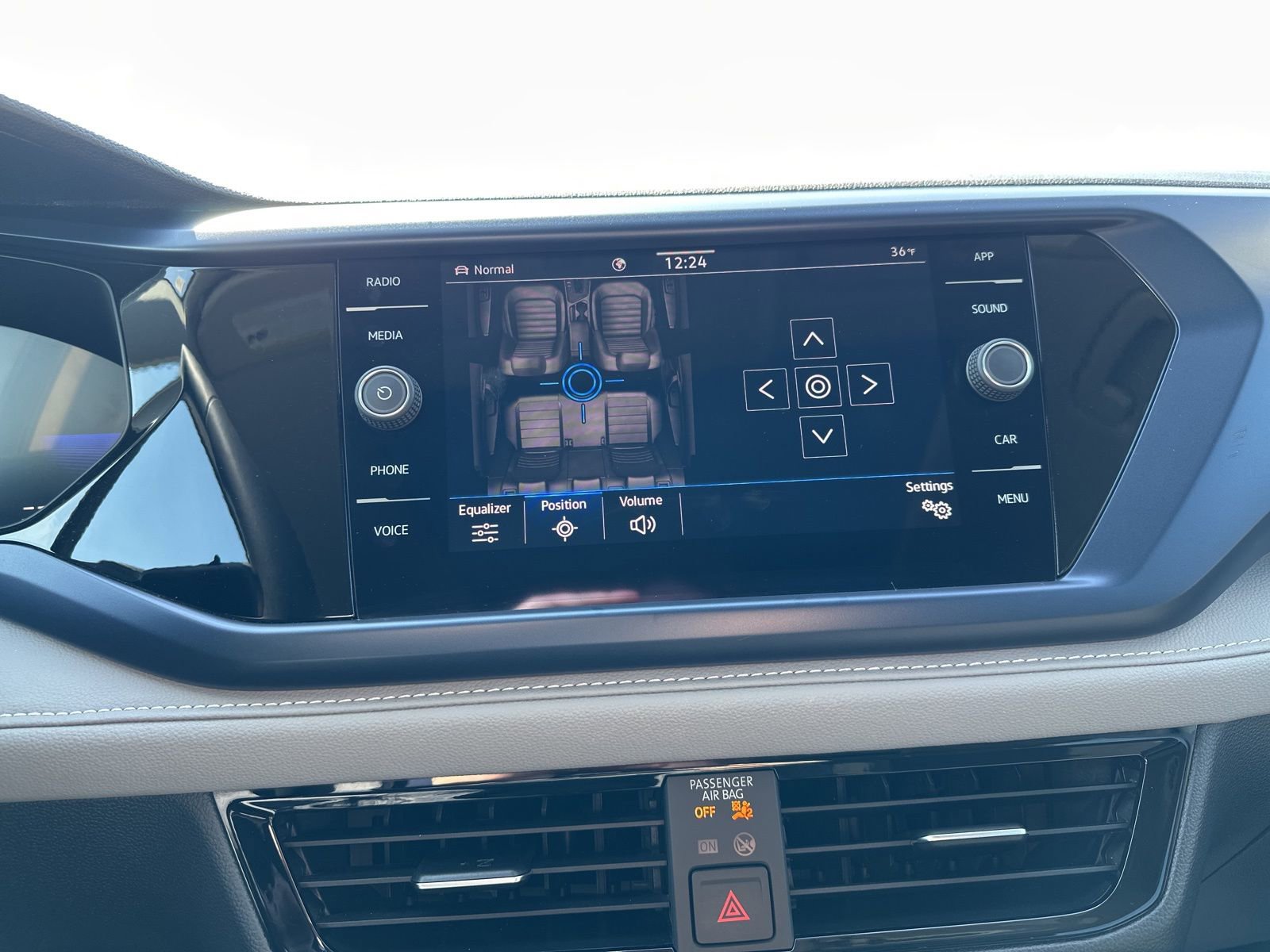 Certified 2024 Volkswagen Taos SE w/ Panoramic Sunroof Package image 52