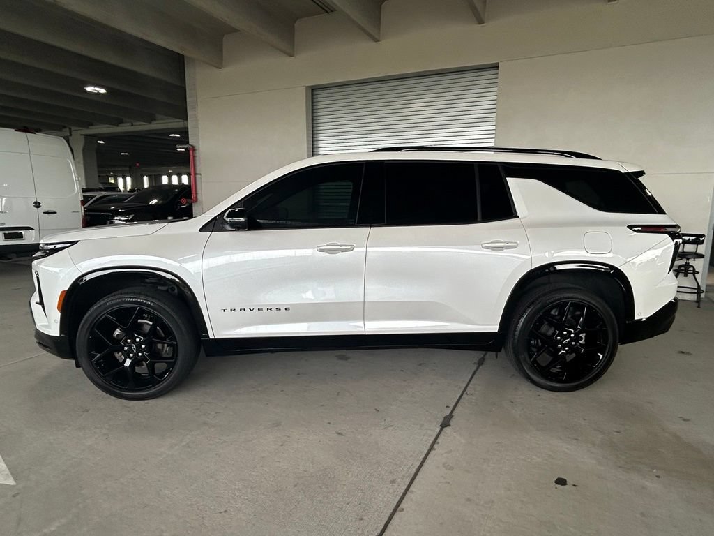 Used 2024 Chevrolet Traverse RS FWD video 2