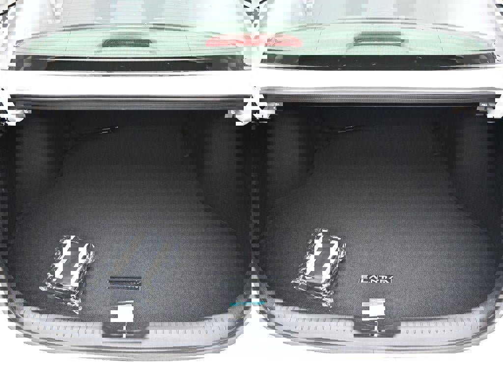 New 2025 Hyundai Elantra Sport image 21