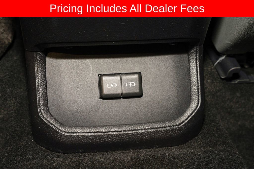 Used 2024 Toyota Highlander LE FWD image 9