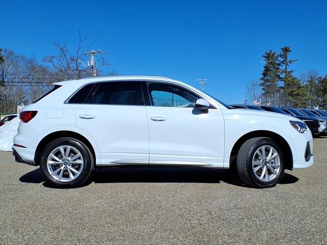 Used 2023 Audi Q3 2.0T Premium w/ Convenience Package image 2