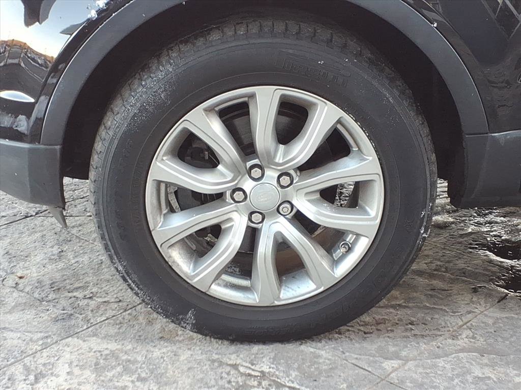 Used 2017 Land Rover Range Rover Evoque SE image 6