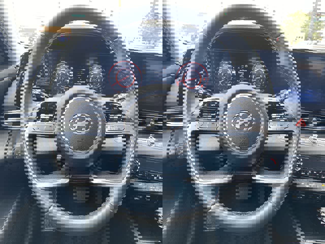 Used 2025 Hyundai Elantra SEL image 14