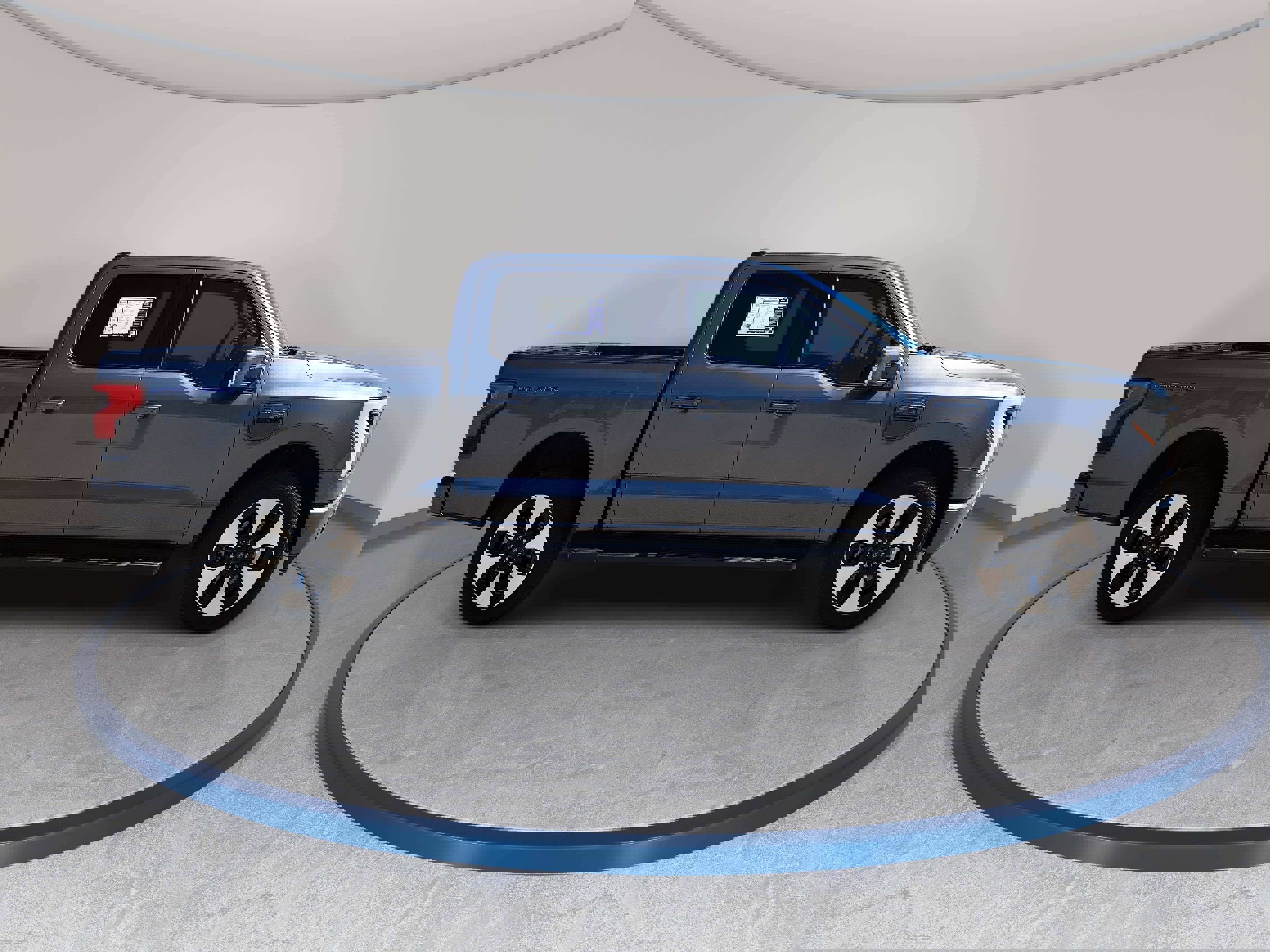 Used 2023 Ford F150 Lightning Platinum AWD/4WD image 4