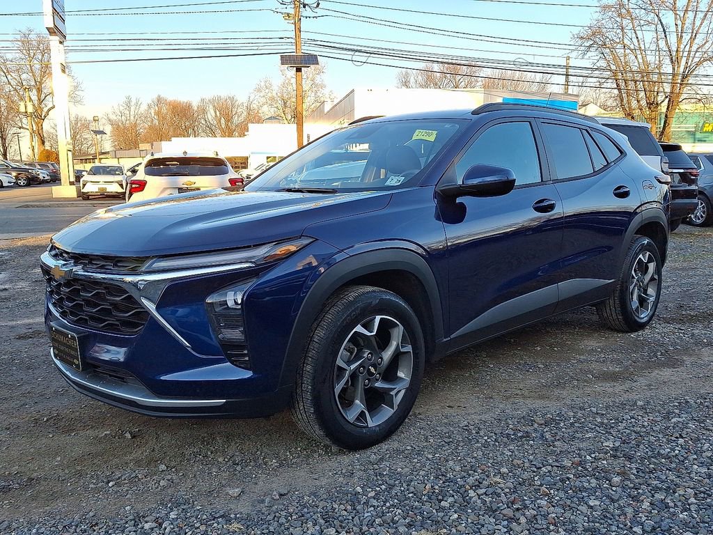 Used 2024 Chevrolet Trax LT image 4