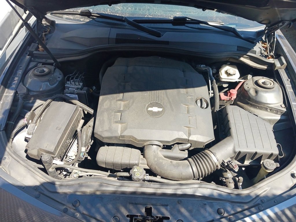 Used 2015 Chevrolet Camaro LS RWD image 16