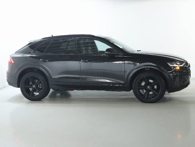 Used 2022 Audi Q8 Premium w/ Convenience Package image 9