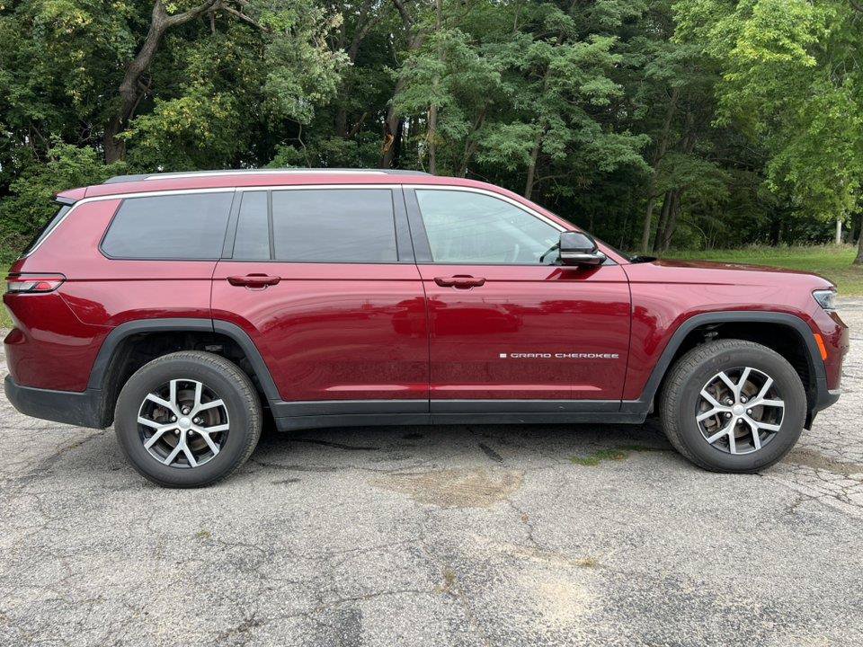 Used 2023 Jeep Grand Cherokee L Limited AWD/4WD image 43