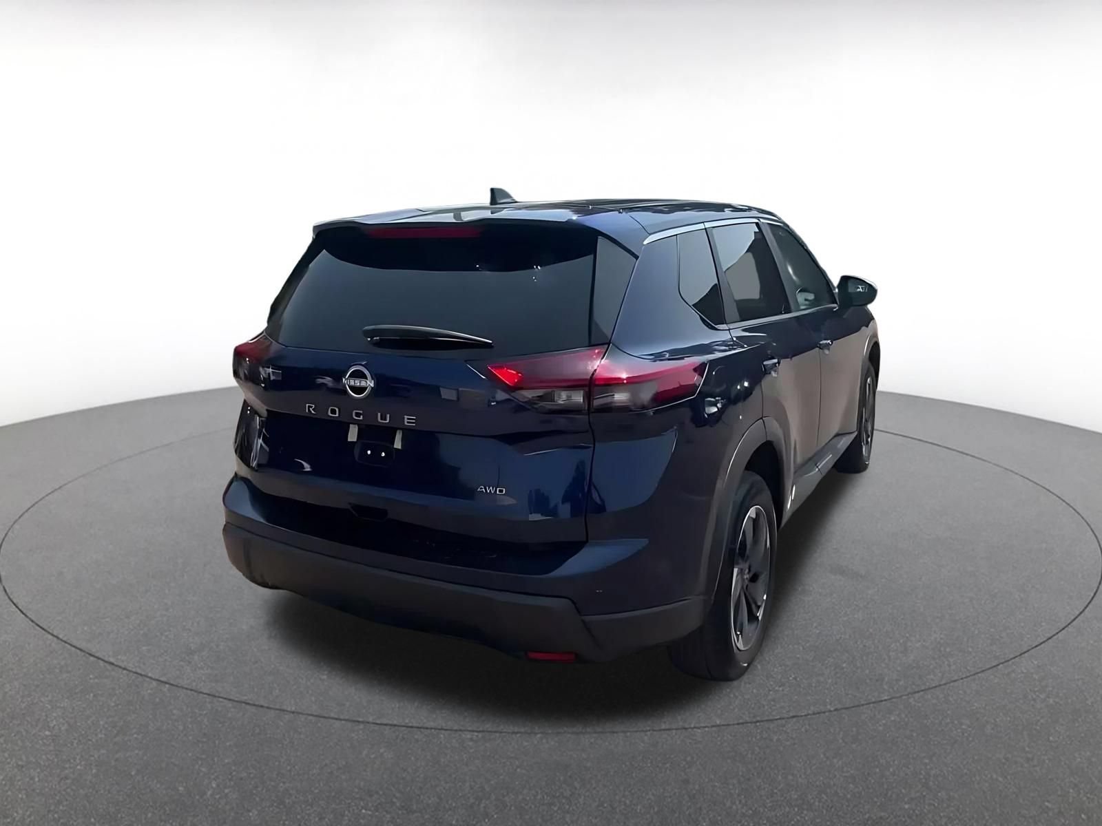 Used 2025 Nissan Rogue SV AWD/4WD image 14