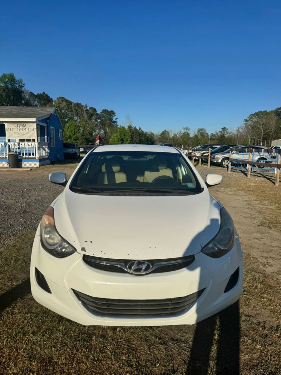 Used 2013 Hyundai Elantra GLS image 3