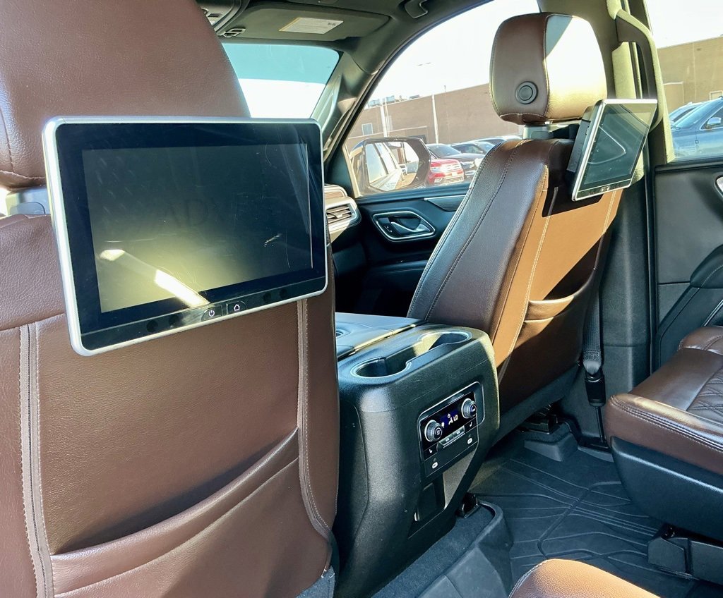 Used 2023 Chevrolet Suburban Z71 w/ Luxury Package image 30