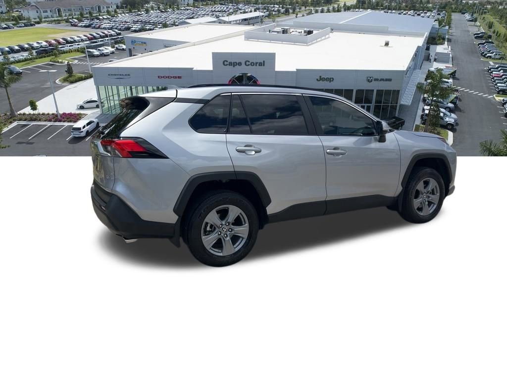 Used 2025 Toyota RAV4 XLE FWD image 15