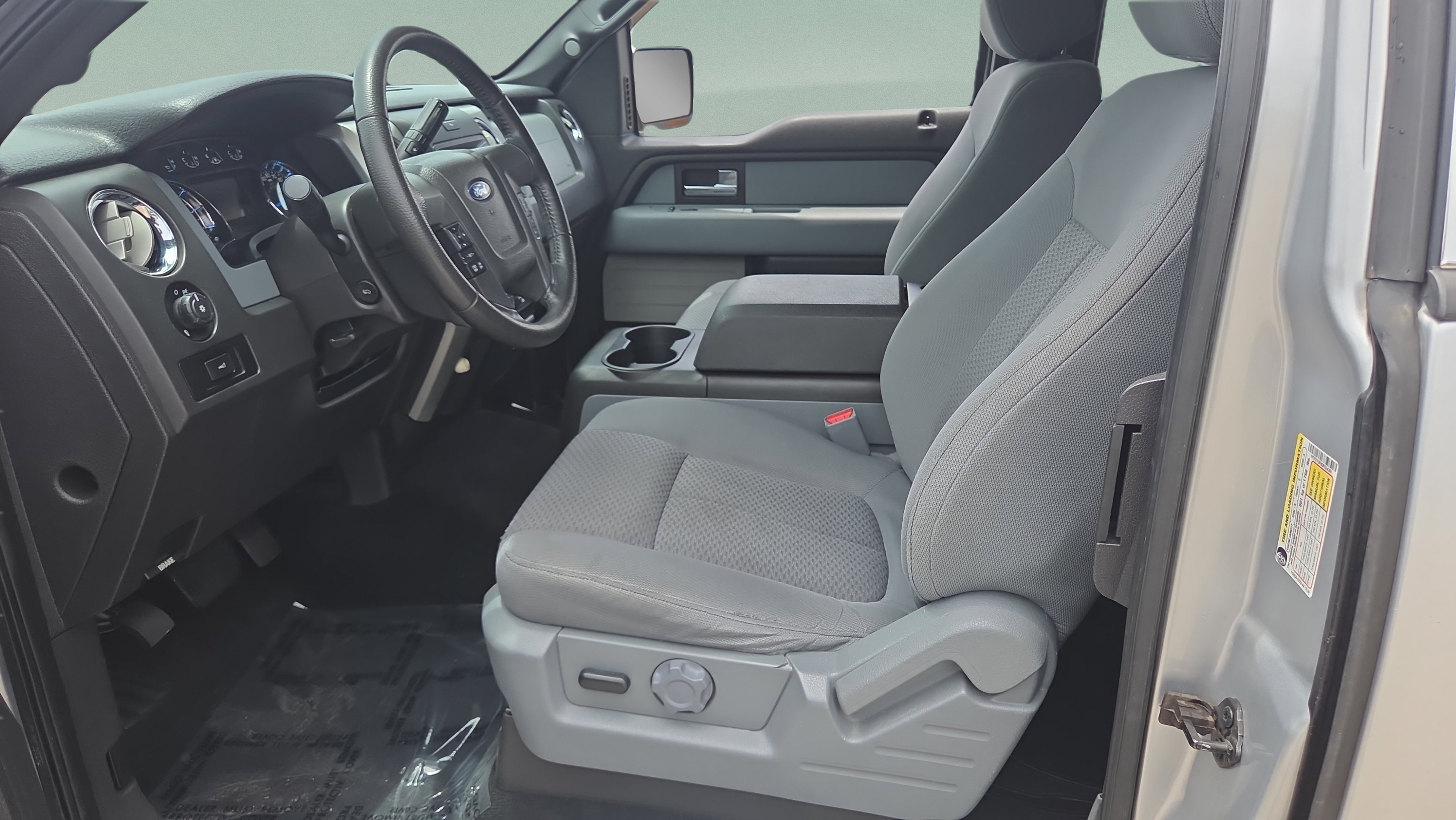 Used 2013 Ford F150 XLT w/ XLT Chrome Pkg RWD image 9