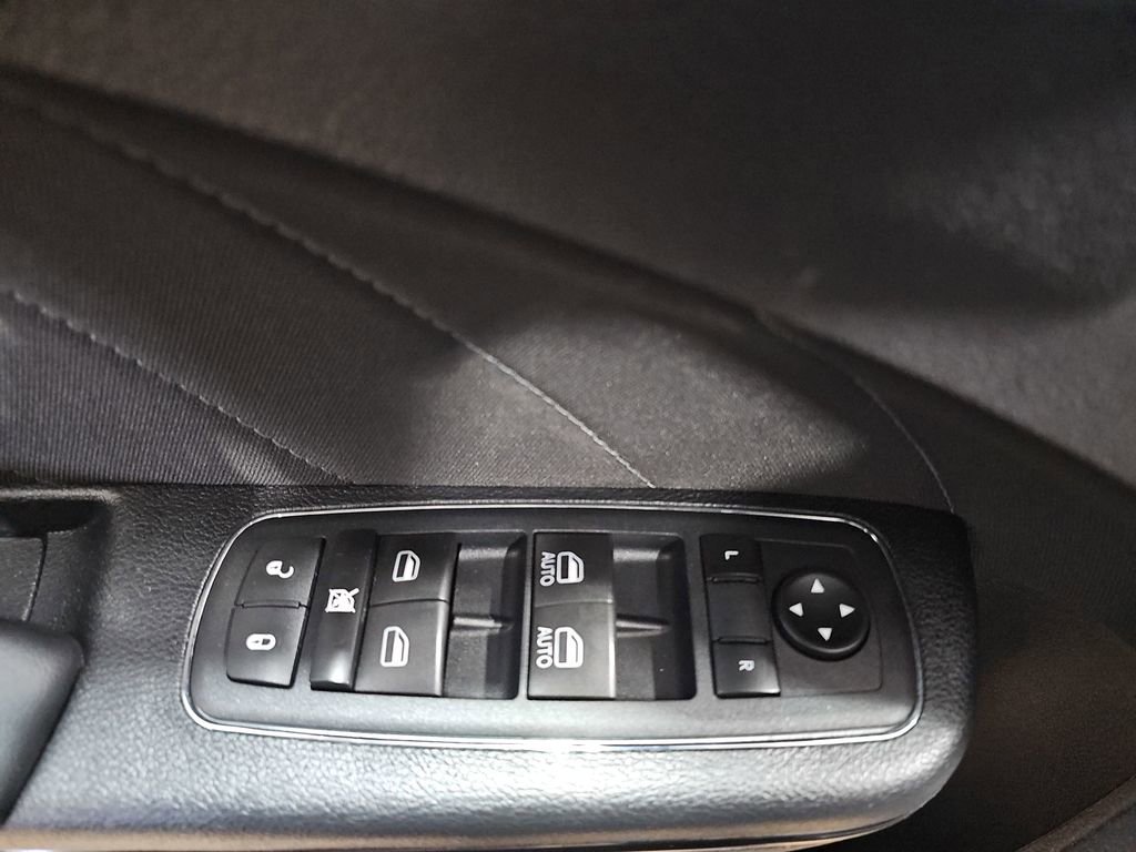 Used 2017 Dodge Charger R/T w/ Blacktop Package image 25